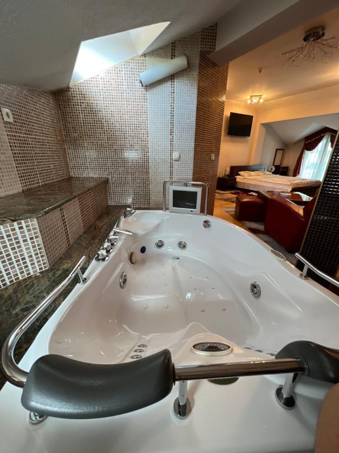 Hotel Royal Бело Поле Екстериор снимка
